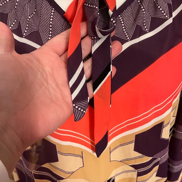 Beautiful Colorful size L butterfly sleeve blouse - Picture 2 of 8